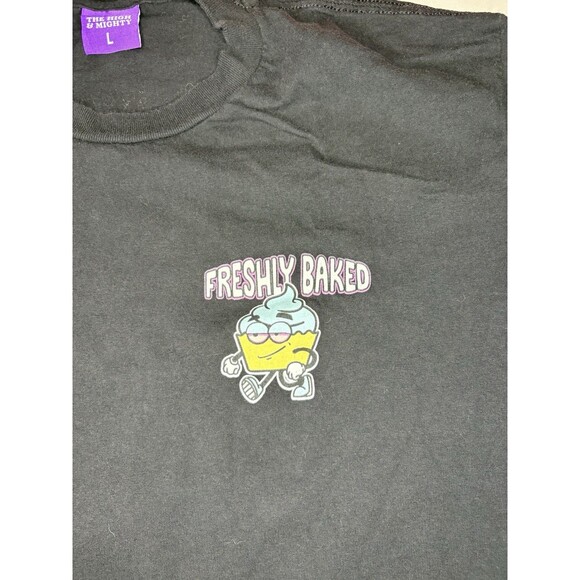 The High & Mighty Freshly Baked Cupcake Graphic T Shirt Black Mens Large Used - Picture 7 of 7